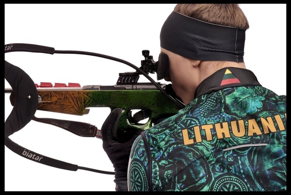 Новая форма олимпийской сборной Литвы по биатлону явно не понравится беларусскому режиму – «Погоня» и отсылки к партизанской войне с Советами