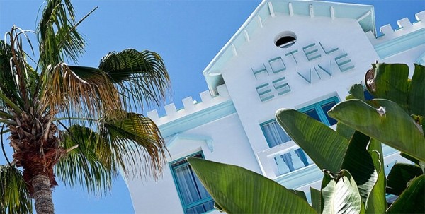 Месси купил новый отель – и сразу уволил весь персонал. Город сильно обиделся, но так Лео строит гостиничную империю Месси купил новый отель – и сразу уволил весь персонал. Город сильно обиделся, но так Лео строит гостиничную империю