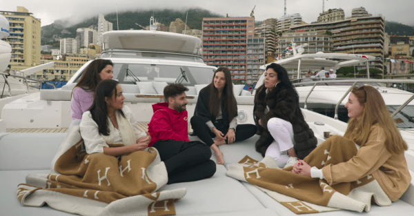 Реалити про Джорджину от Netflix &ndash; просто ужас. Можно ослепнуть от люкса и мерцания лести  