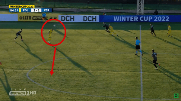 Чемпион мира в боксе Усик дебютировал в украинском футболе: мог забить первым касанием, и даже разогнал опасную атаку Чемпион мира в боксе Усик дебютировал в украинском футболе: мог забить первым касанием, и даже разогнал опасную атаку