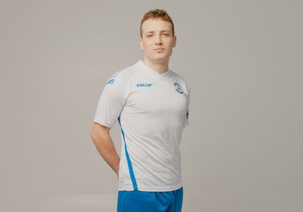 Он ушел из брестского «Динамо», не захотев играть с подписантами за Лукашенко: разочаровался в людях (но не во всех), работал с металлом, получил новый шанс в футболе