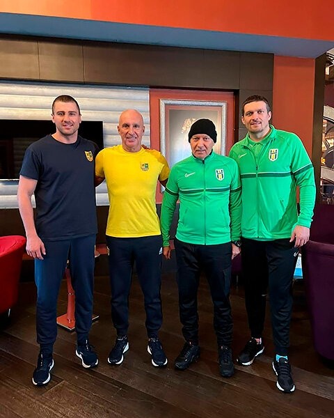 Украинский топ-боксер в 35 выдал приличный дебют за футбольных профи – он занимался почти все детство, пока не вырубил соперника на поле