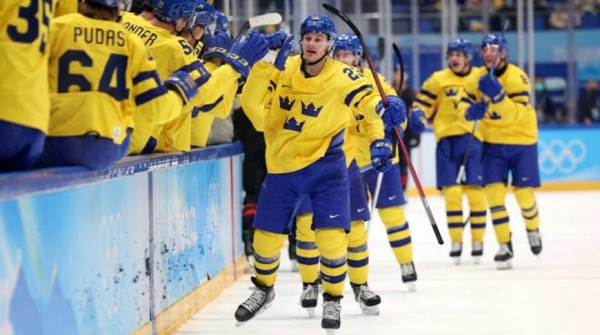 Шведские хоккеисты вышли в полуфинал олимпийского турнира в Пекине