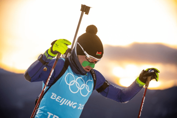 Россияне, которых завезли в Беларусь (25% команды на ОИ!), в Пекине были безнадежно далеки от медалей, но провалились не все, а некоторые и похвалили себя