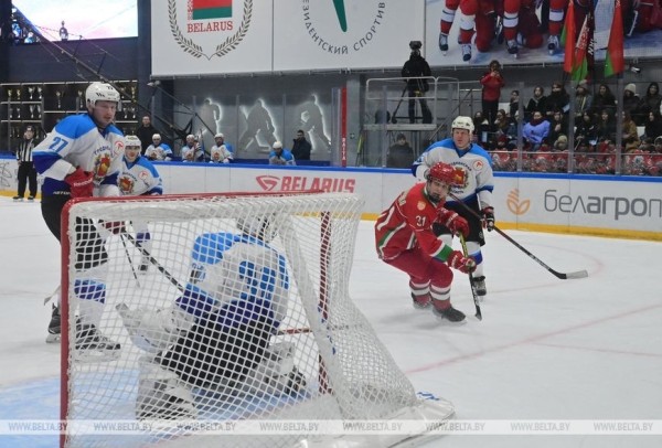 Команда Президента обыграла Гродненскую область и вырвалась в лидеры хоккейного турнира