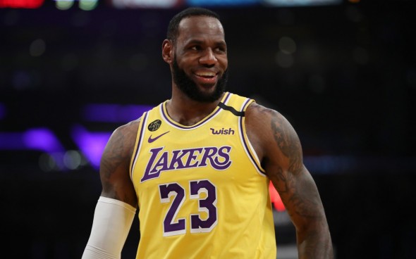 Баскетбол.  Леброн Джеймс побил рекорд Карима Абдул-Джаббара по числу очков в регулярных чемпионатах и плей-офф НБА
&nbsp;