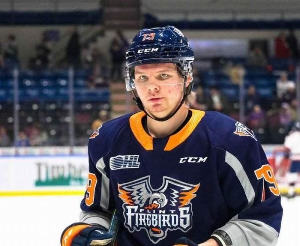 Хоккей.  Дмитрий Кузьмин достиг отметки в 25 очков в чемпионате OHL
 