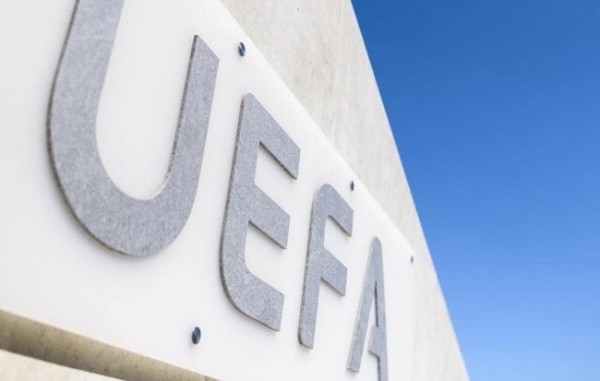 Футбол.  УЕФА перенес финал Лиги чемпионов из Санкт-Петербурга в Париж
 