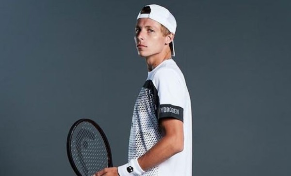 Теннис. Илья Ивашко уступил американцу Макензи Макдональду на турнире АТП в Монпелье
Теннис. Илья Ивашко уступил американцу Макензи Макдональду на турнире АТП в Монпелье