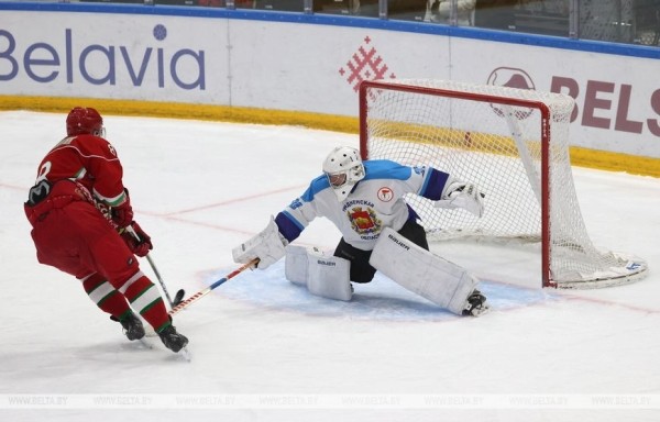 Команда Президента обыграла Гродненскую область и вырвалась в лидеры хоккейного турнира