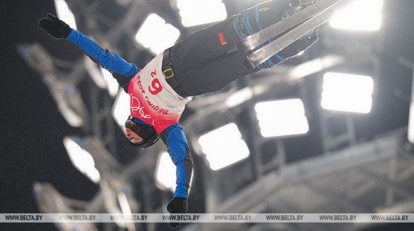 Станислав Гладченко вышел в финал олимпийского турнира по лыжной акробатике Станислав Гладченко вышел в финал олимпийского турнира по лыжной акробатике