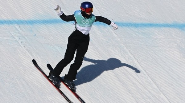 Китайская фристайлистка Гу Айлин выиграла золото Олимпиады в биг-эйре