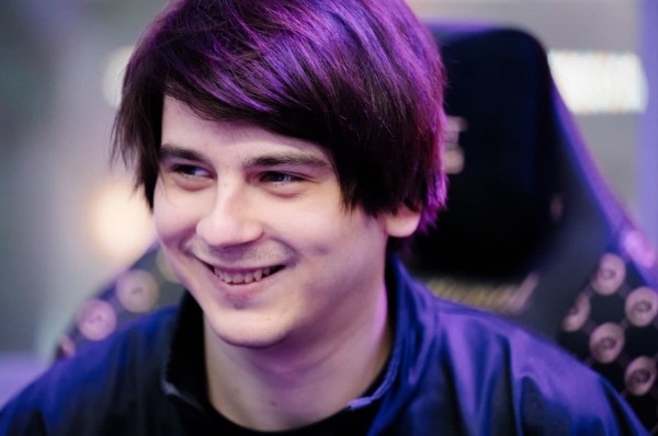 Разное.  Поклонница CS:GO набила на груди Natus Vincere, Nemiga подверглась DoS-атакам и другие новости киберспорта за 12 февраля
 