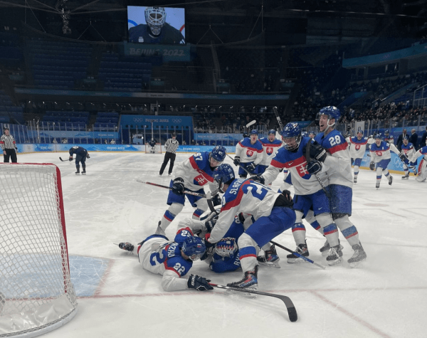 Вратарь минского «Динамо» вывел словаков в полуфинал ОИ: спас на последних секундах, а потом затащил все буллиты