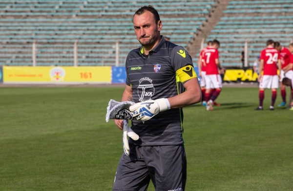 Любимец публики, самый яростный вратарь в истории БАТЭ и тот, кто заменял нам Криштиану. Эти футболисты завершили карьеру – вот какими мы их запомним