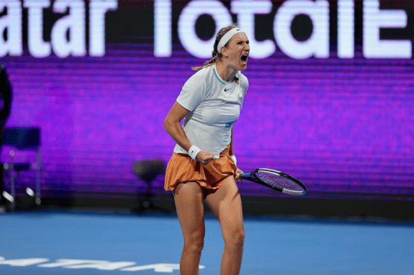 Азаренко наорала на судью из-за подруги Соболенко, которой та травила байки про коронавирус, а потом еще обижалась Азаренко наорала на судью из-за подруги Соболенко, которой та травила байки про коронавирус, а потом еще обижалась