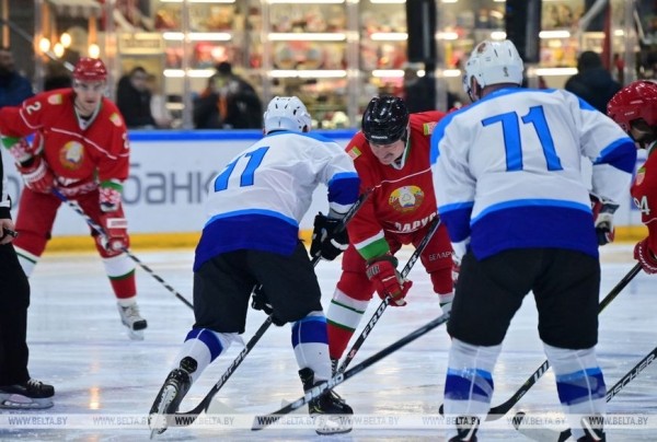 Команда Президента обыграла Гродненскую область и вырвалась в лидеры хоккейного турнира