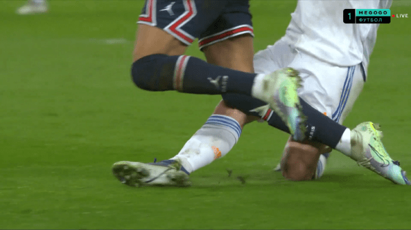 Мбаппе – шоураннер матча с «Реалом». Шептался с Бензема в подтрибунке, заработал пенальти и сотворил инопланетный гол на 90+4 Мбаппе – шоураннер матча с «Реалом». Шептался с Бензема в подтрибунке, заработал пенальти и сотворил инопланетный гол на 90+4