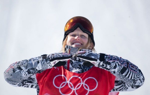 Американская сноубордистка покорила олимпийские склоны и сердца беларусов своей доской от Prada. За такое в стране Лукашенко можно попасть на сутки Американская сноубордистка покорила олимпийские склоны и сердца беларусов своей доской от Prada. За такое в стране Лукашенко можно попасть на сутки