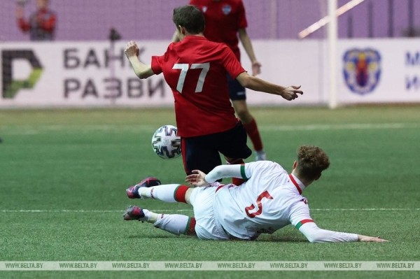 ФОТОФАКТ: Юношеский футбольный турнир "Кубок развития" проходит в Минске ФОТОФАКТ: Юношеский футбольный турнир "Кубок развития" проходит в Минске