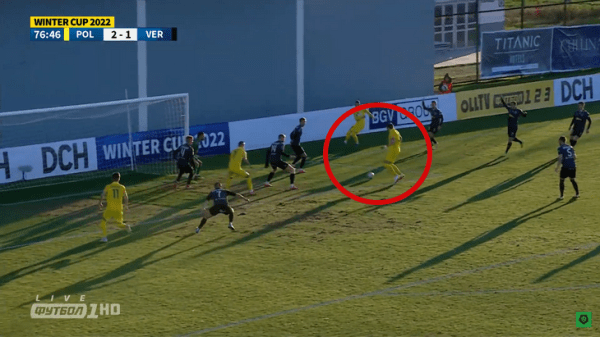 Чемпион мира в боксе Усик дебютировал в украинском футболе: мог забить первым касанием, и даже разогнал опасную атаку Чемпион мира в боксе Усик дебютировал в украинском футболе: мог забить первым касанием, и даже разогнал опасную атаку