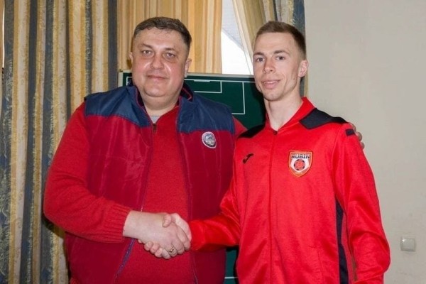 Не только футболисты «вышки» едут из Беларуси. Казахстан, Таджикистан, Мальдивы и даже Крым – какие варианты находят игроки Д2 Не только футболисты «вышки» едут из Беларуси. Казахстан, Таджикистан, Мальдивы и даже Крым – какие варианты находят игроки Д2