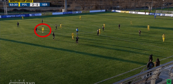 Чемпион мира в боксе Усик дебютировал в украинском футболе: мог забить первым касанием, и даже разогнал опасную атаку Чемпион мира в боксе Усик дебютировал в украинском футболе: мог забить первым касанием, и даже разогнал опасную атаку