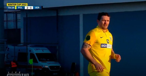 Украинский топ-боксер в 35 выдал приличный дебют за футбольных профи – он занимался почти все детство, пока не вырубил соперника на поле