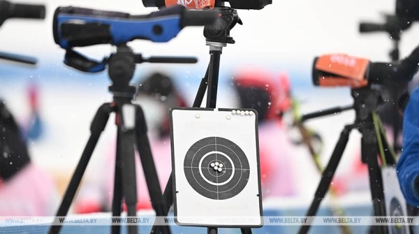 Изменилось время начала мужской олимпийской эстафеты по биатлону