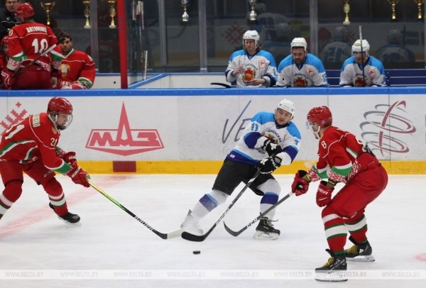 Команда Президента обыграла Гродненскую область и вырвалась в лидеры хоккейного турнира
