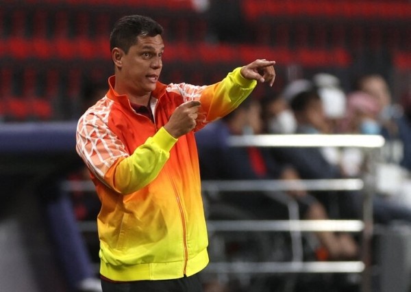 Полицейский, пожарный, студенты &ndash; такая команда любителей сыграла на клубном ЧМ! Как их туда занесло с Таити?