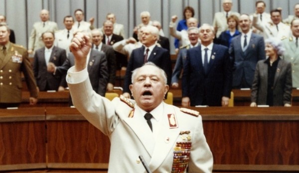 Столичное «Динамо» обожал министр – и клуб перестал проигрывать. Дело было в ГДР – гарант гегемонии отвечал за пытки и убийства неугодных, а потерял все за месяц Столичное «Динамо» обожал министр – и клуб перестал проигрывать. Дело было в ГДР – гарант гегемонии отвечал за пытки и убийства неугодных, а потерял все за месяц