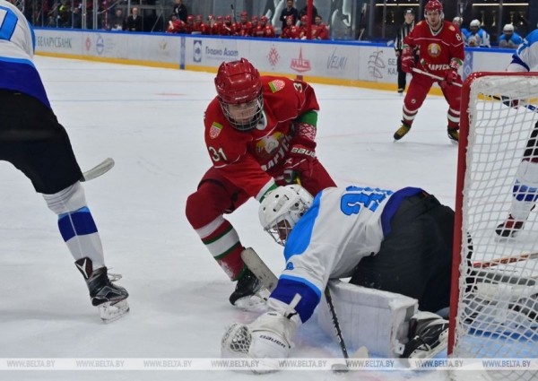 Команда Президента обыграла Гродненскую область и вырвалась в лидеры хоккейного турнира