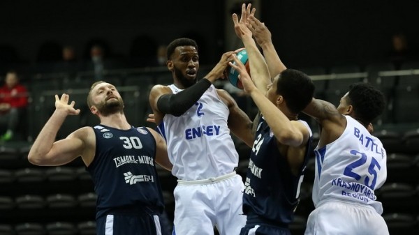 Баскетбол.  Единая лига ВТБ. Столичные "Цмокi" уступали "Енисею" 27 очков, но за счет рывка в четвертой четверти выиграли матч
  Баскетбол.  Единая лига ВТБ. Столичные "Цмокi" уступали "Енисею" 27 очков, но за счет рывка в четвертой четверти выиграли матч