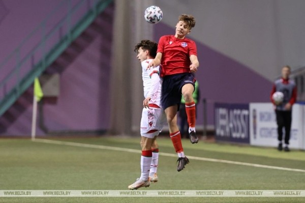ФОТОФАКТ: Юношеский футбольный турнир "Кубок развития" проходит в Минске ФОТОФАКТ: Юношеский футбольный турнир "Кубок развития" проходит в Минске