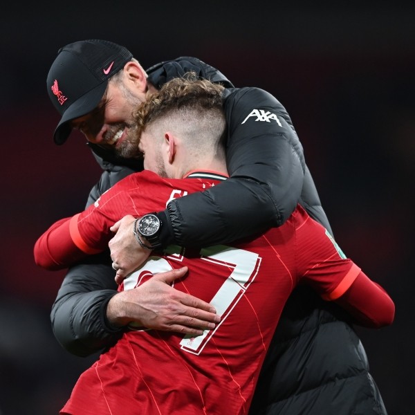 Футбол. "Ливерпуль", обыграв в сумасшедшей серии пенальти "Челси", одержал победу в Кубке английской лиги
Футбол. "Ливерпуль", обыграв в сумасшедшей серии пенальти "Челси", одержал победу в Кубке английской лиги