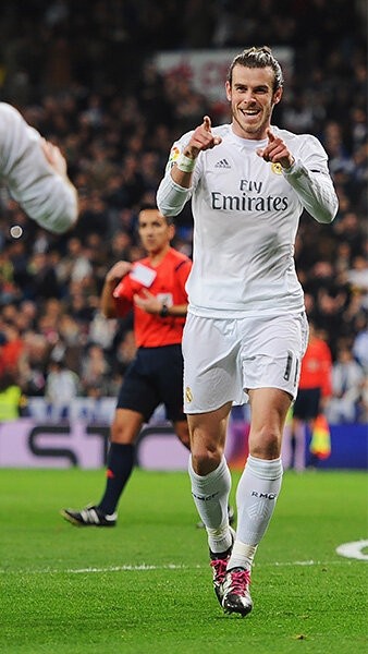 В интернете завирусилось фото, где мышцы Бэйла сдулись в два раза. Проверили: многое решает ракурс