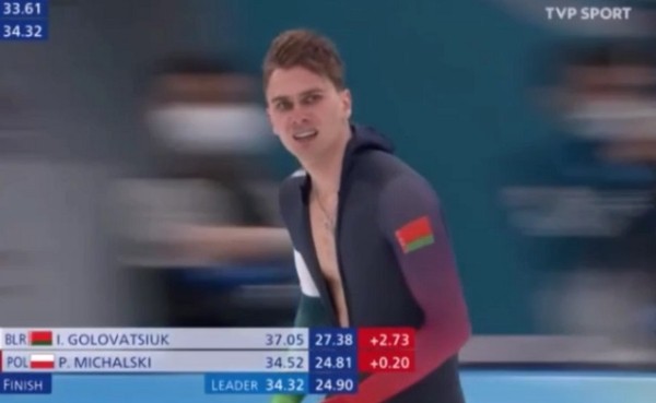 Антипример дня. Беларусский конькобежец держал темп чемпиона Европы, но запнулся – и выбрал занять без борьбы последнее место 