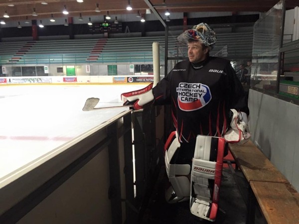 Кутузов дебютировал в роли комментатора. Начал с хоккея, где уже пробовался как голкипер 