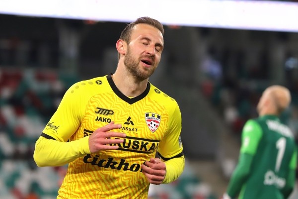 Стасевич не захотел ужиматься на 15 тысяч долларов в месяц, а вместо БАТЭ и минского &laquo;Динамо&raquo; уехал в Д3 России к бывшему тренеру &laquo;Шахтера&raquo;