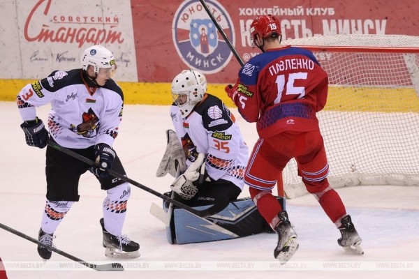 ФОТОФАКТ: "Шахтер" обыграл "Юность" в матче экстралиги