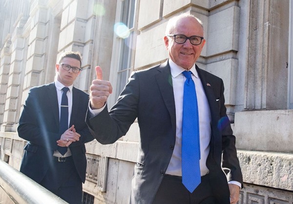 Кто купит «Челси»? В гонке связка американо-швейцарских богачей, застройщик-фанат клуба с 4 лет и медиакомпания из Саудовской Аравии Кто купит «Челси»? В гонке связка американо-швейцарских богачей, застройщик-фанат клуба с 4 лет и медиакомпания из Саудовской Аравии