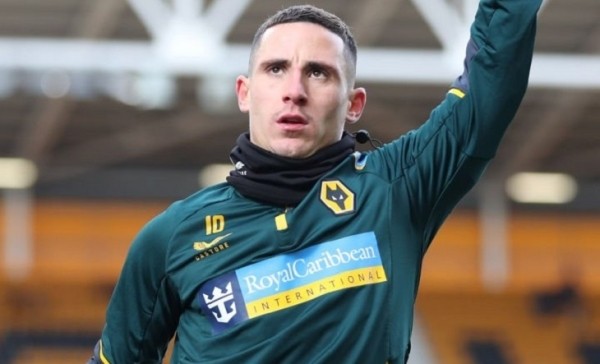 ГосТВ не показывает матчи АПЛ – ведь там поддерживают Украину: собирают деньги, капитаны сменили повязки, болельщики приносят флаги и плакаты против войны