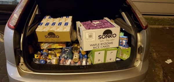 Поездки за 600 км, распредцентр в спортзале, иногда – агрессивное успокоение. Как экс-директор оршанского «Локомотива» помогает беженцам из Украины в Польше Поездки за 600 км, распредцентр в спортзале, иногда – агрессивное успокоение. Как экс-директор оршанского «Локомотива» помогает беженцам из Украины в Польше