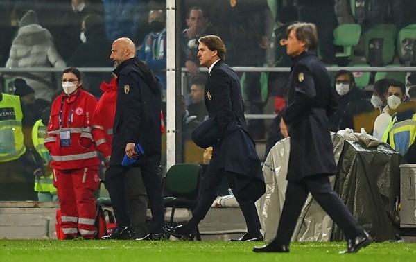 Все виды отчаяния Верратти, шок на каменном лице Манчини и другие страдания Италии после провала в отборе ЧМ