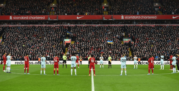 ГосТВ не показывает матчи АПЛ – ведь там поддерживают Украину: собирают деньги, капитаны сменили повязки, болельщики приносят флаги и плакаты против войны