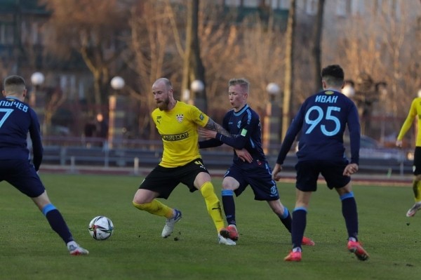 Футбол. "Шахтер" в стартовом туре высшей лиги не смог обыграть брестское "Динамо"
Футбол. "Шахтер" в стартовом туре высшей лиги не смог обыграть брестское "Динамо"