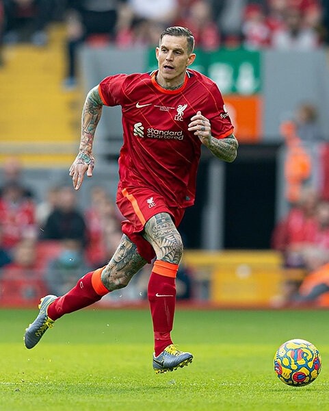 Вау, легенды «Барсы» и «Ливерпуля» сыграли на «Энфилде». Смотрите на Кюйта, Бароша, Ривалдо, Савиолу и других