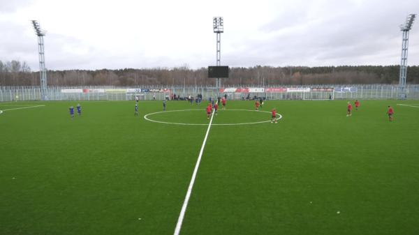 БАТЭ вынужден играть на поле минского &laquo;Динамо&raquo;, главному тренеру газон не очень, но главному в белфутболе всё норм (вообще, он говорит странные вещи)