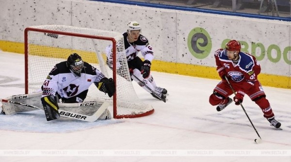 Хоккей.  Parimatch-Экстралига. 1/2 финала. В первом матче серии "Юность" обыграла  "Неман"
 